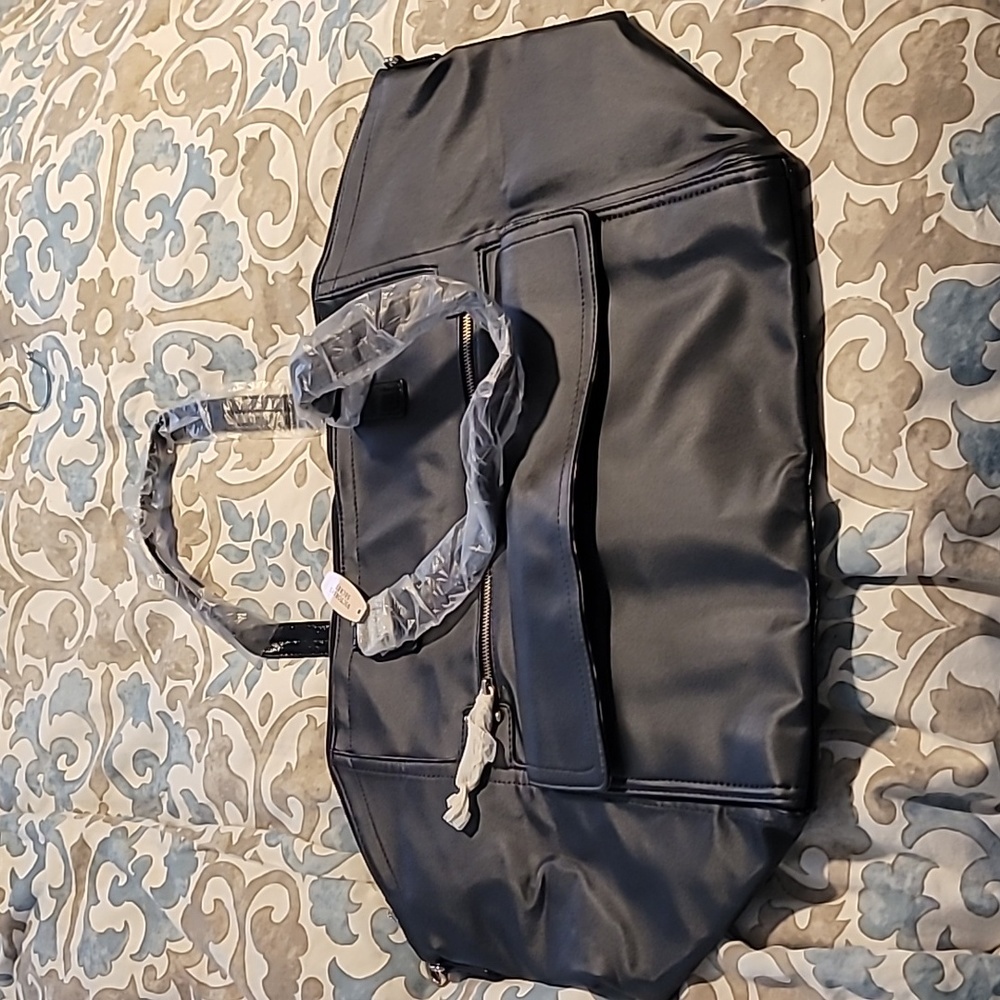 NWT VS tote/overnight bag